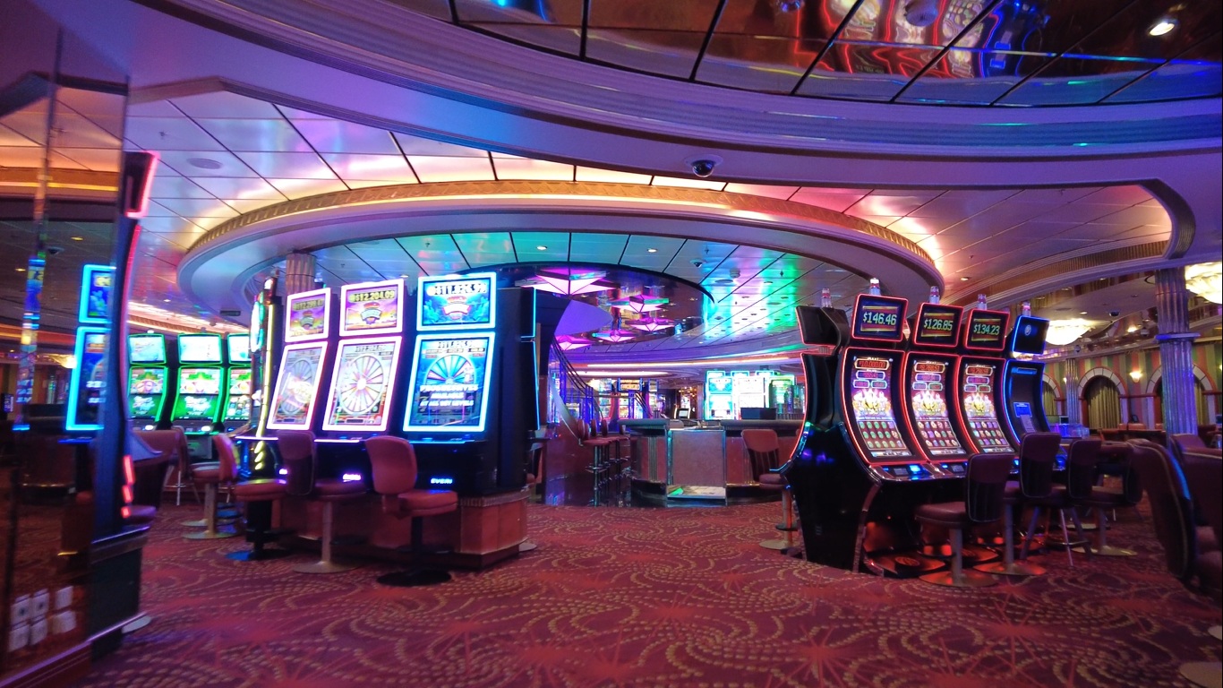 Cruise Ship Casinos – Tour and Walkthrough of Royale Casino on Cruise Ship Independence of the Seas